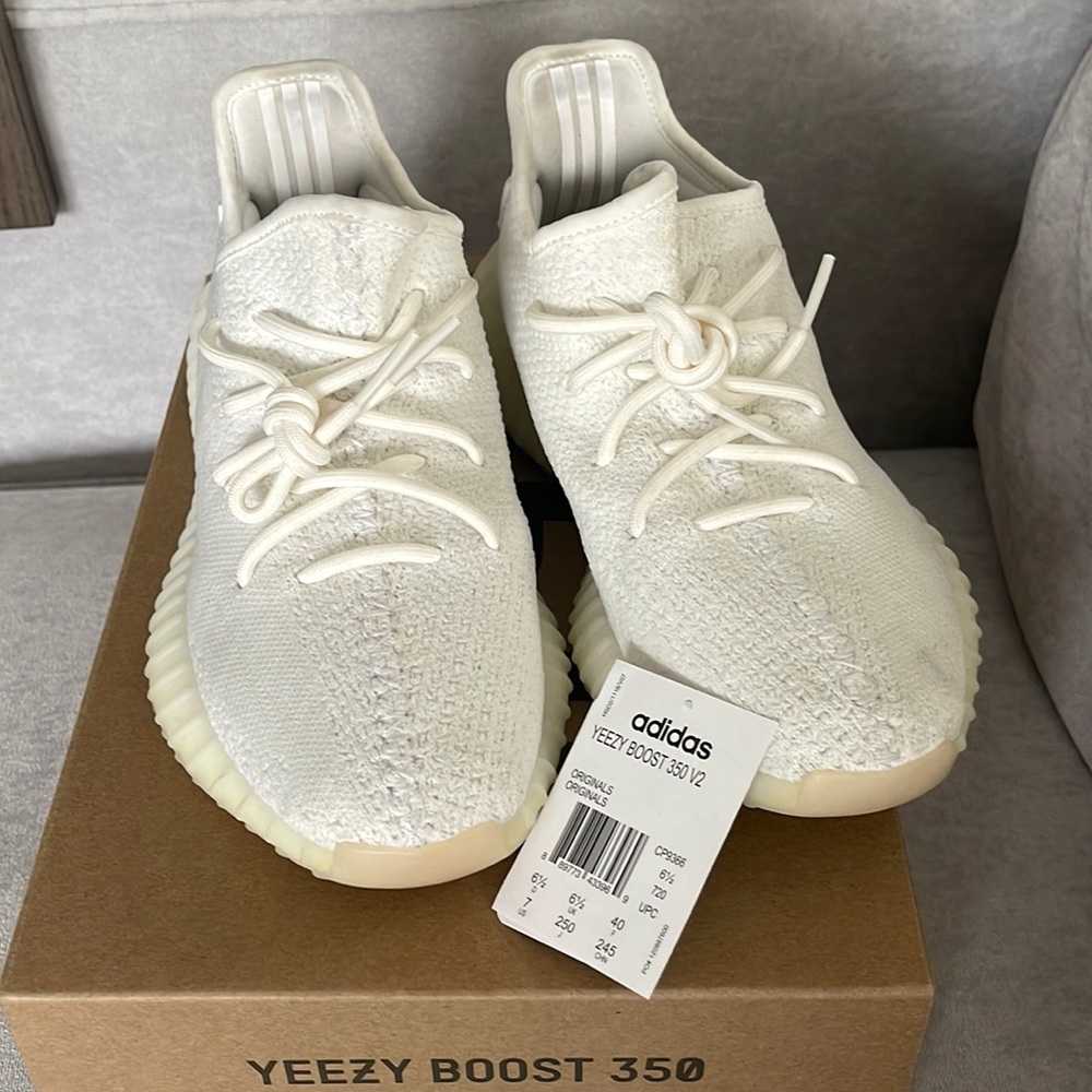 Yeezy Boost 350 V2